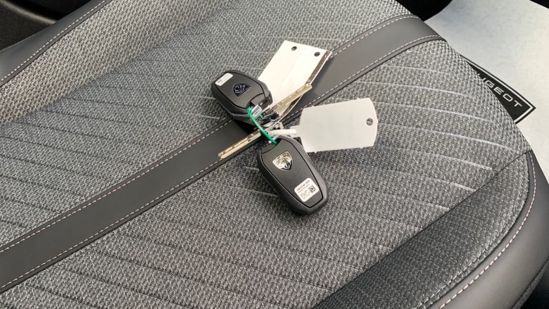 Peugeot 208 1.2 Hybrid 110 Allure 5dr e-DSC6 Petrol Hatchback